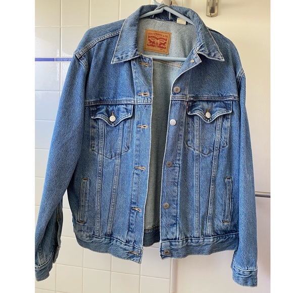 Levi’s denim jacket size L worn once